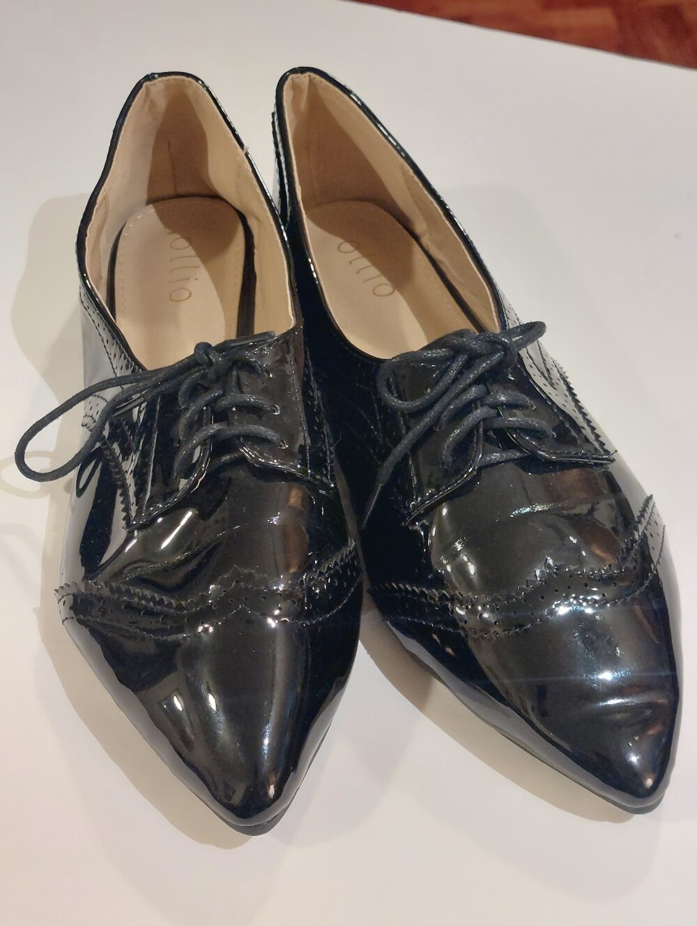 Ollio Black Patent Lace-Up Pointed-Toe Flats